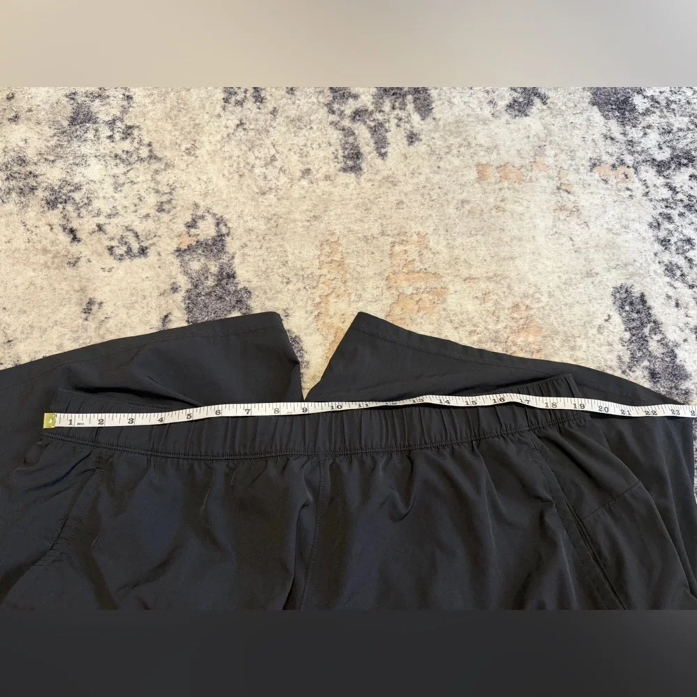 Old Navy Men’s Essential Woven Workout Shorts 7 Inch Inseam